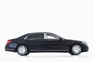 Mercedes - Maybach S-Class 2016 Obsidian Black  1:18 by Almost Real