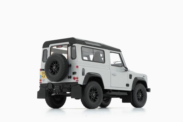 Land Rover Defender 90 Silver 1:18 by Almost Real