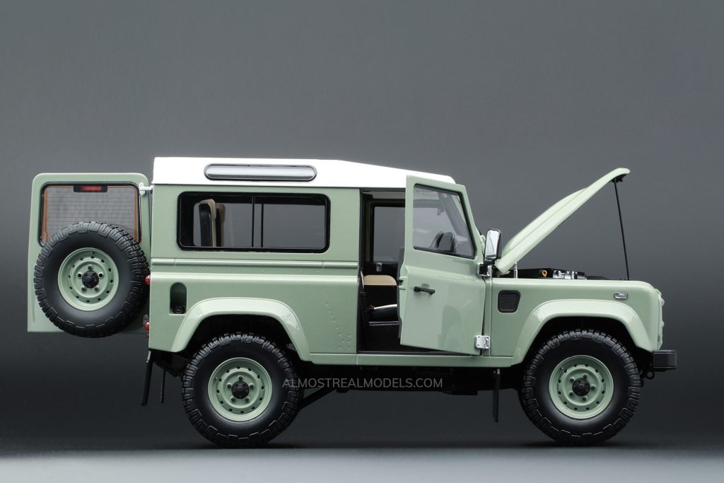 Land Rover Defender 90 Heritage Edition 1:18 by Almost Real