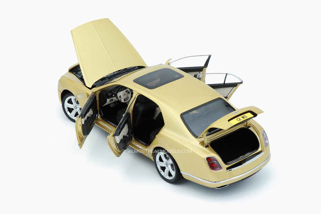 Bentley Mulsanne Speed 2017 Julep / Yellow 1:18 by Almost Real