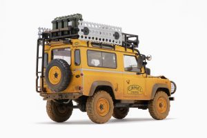 Land Rover Defender 90 "Camel Trophy" Borneo 1985 Dirty 1:18 by Almost Real