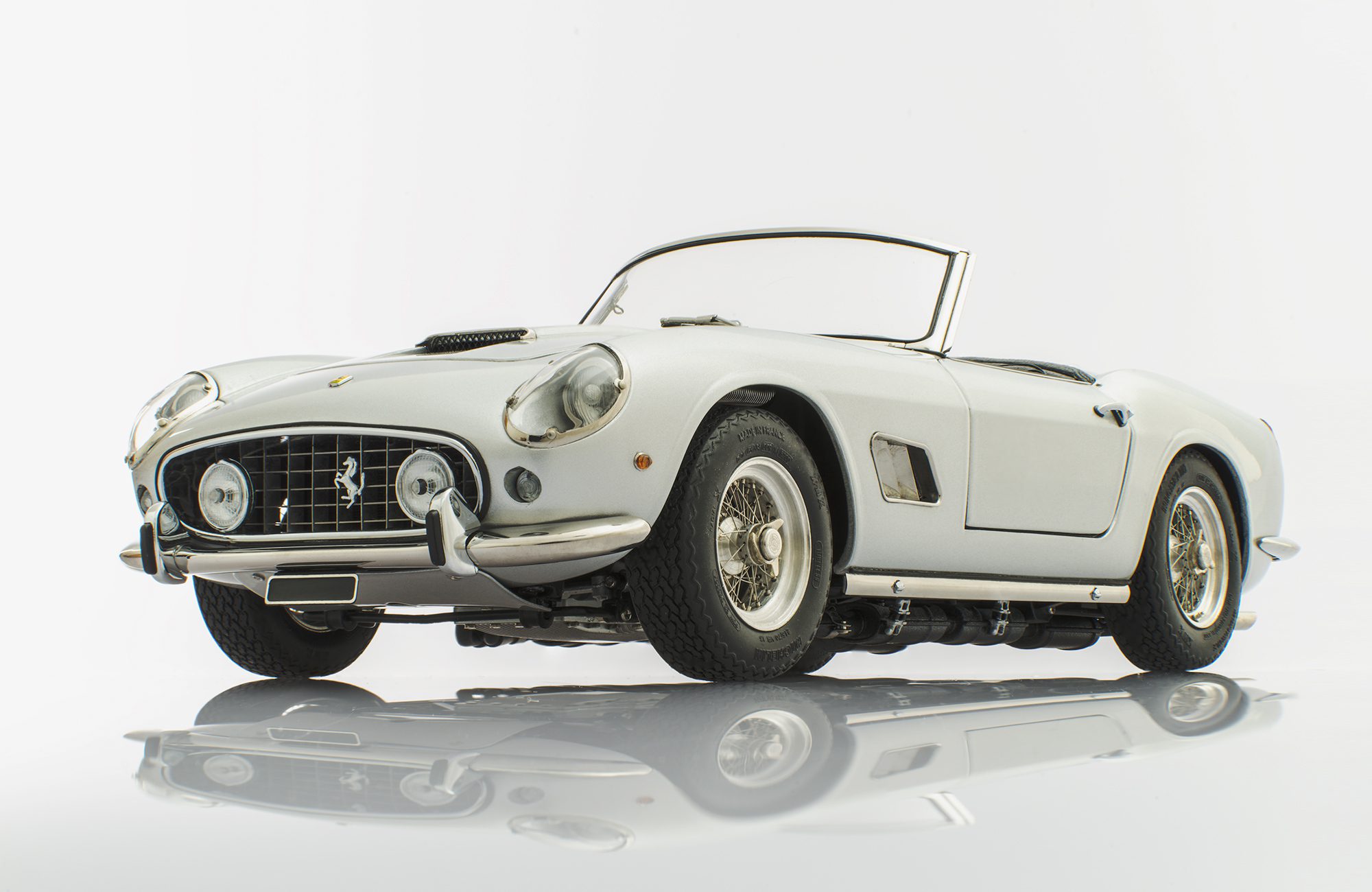 Ferrari 250 California SWB 1961 Silver CMC 1:18