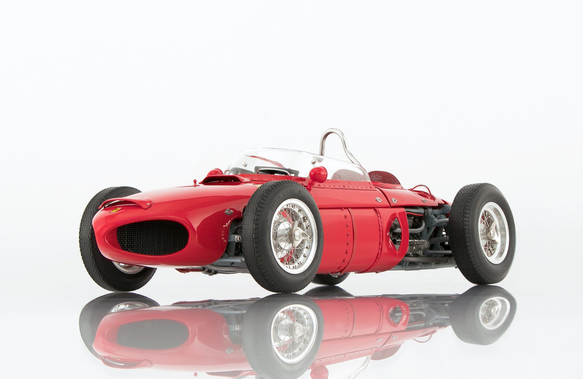 Ferrari Dino 156 F1 Sharknose 1961 CMC 1:18