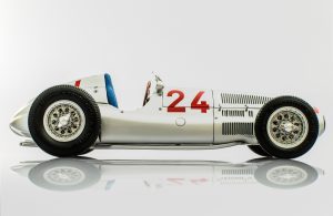 Mercedes-Benz W165, 1939 #24 1:18 by CMC