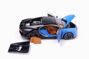 Bugatti Chiron 2017 French Racing Blue/Atlantic Blue 1:18 by AutoArt