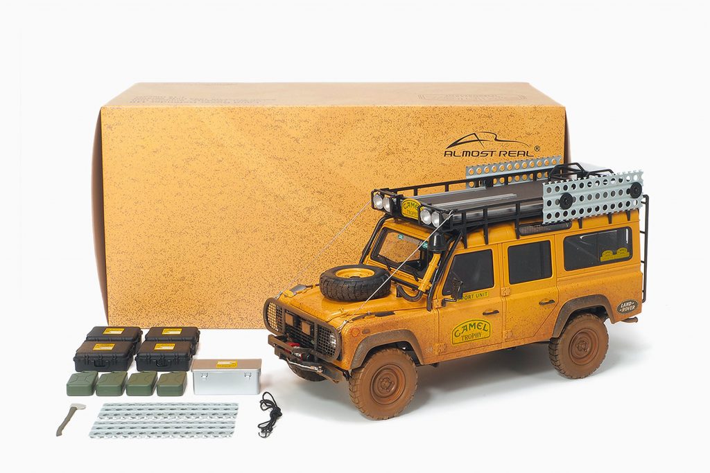 Land Rover Defender 110 "Camel Trophy" Sabah-Malaysia - 1993 Dirty Version 1:18 by Almost Real