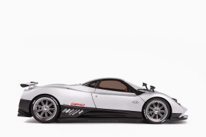 Pagani Zonda F 2005 1:18 by Almost Real