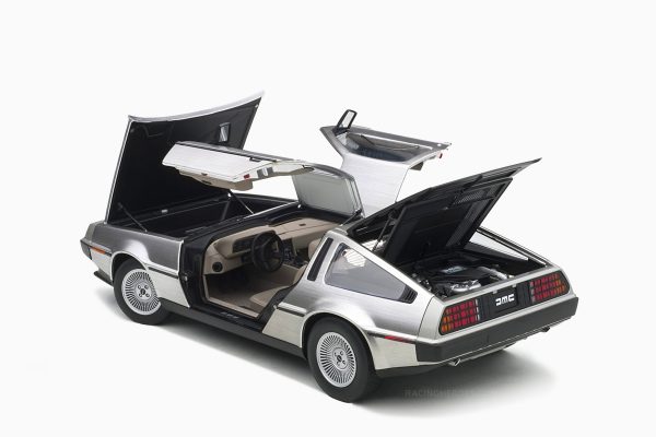 DeLorean DMC-12 Satin Finish 1:18 by AutoArt