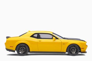 Dodge Challenger SRT Hellcat Widebody 2018 Yellow 1:18 by AutoArt