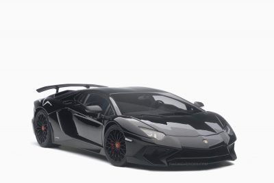 Lamborghini Aventador LP750-4 SV Nero Black 1:18 by AutoArt