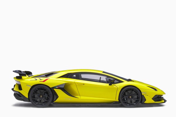 Lamborghini Aventador SVJ Yellow 1:18 by AutoArt