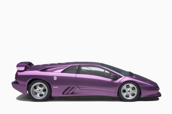 Lamborghini Diablo SE30 Viola Purple 1:18 by AutoArt