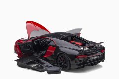 Bugatti Chiron Sport 2019, Italian Red/Carbon 1:18 by AutoArt