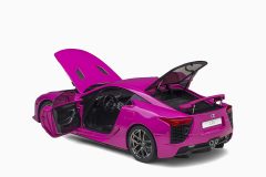 Lexus LFA, Passionate Pink 1:18 by AutoArt