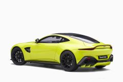 Aston Martin Vantage 2019, Lime Essence/Carbon Black Roof 1:18 by AutoArt