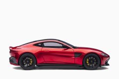 Aston Martin Vantage 2019, Hyper Red/Carbon Black Roof 1:18 by AutoArt