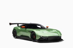 Aston Martin Vulcan, Apple Tree Green 1:18 by AutoArt