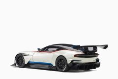 Aston Martin Vulcan Stratus White 1:18 by AutoArt