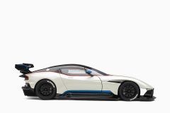 Aston Martin Vulcan Stratus White 1:18 by AutoArt