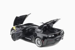 Chevrolet Corvette Grand Sport, Black/White Stripes 1:18 by AutoArt