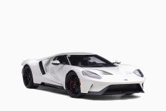 Ford GT 2017, Frozen White 1:18 by AutoArt