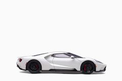 Ford GT 2017, Frozen White 1:18 by AutoArt