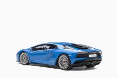 Lamborghini Aventador S, Blu Nila/Pearl Blue 1:18 by AutoArt