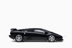 Lamborghini Diablo SE30, Deep Black Metallic 1:18 by AutoArt