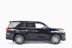 Lexus LX570 Black 1:18 by LCD Models