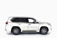 Lexus LX570 Silver 1:18 by LCD Models