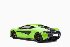 McLaren 570S, Mantis Green/Black Wheels 1:18 by AutoArt