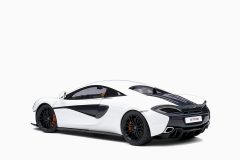 McLaren 570S, White/Black Wheels 1:18 by AutoArt