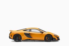 McLaren 675LT, McLaren Orange 1:18 by AutoArt