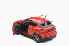 Nissan Juke R 2.0, Red 1:18 by AutoArt