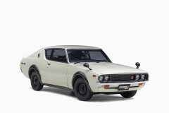 Nissan Skyline 2000 GT-R (KPGC110) White 1:18 by AutoArt