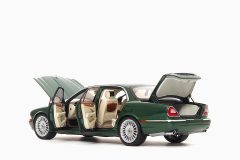 Jaguar XJ6 (X350) Racing Green 1:18 by Almost Real