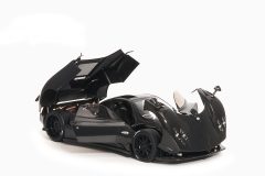 Pagani Zonda F 2005 Gloss Carbon Black 1:18 by Almost Real