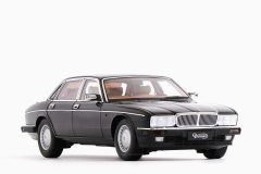 Jaguar Daimler XJ6 (XJ40) - Ebony Black 1:18 by Almost Real