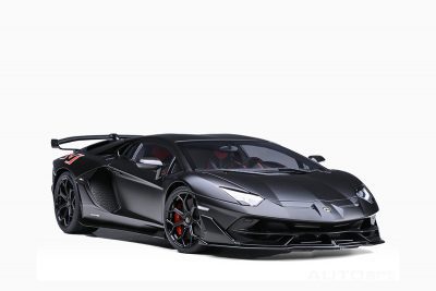 Lamborghini Aventador SVJ (Nero Nemesis) Black 1:18 by Autoart