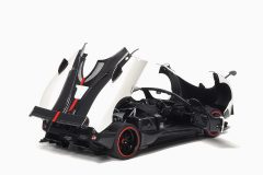 Pagani Zonda Cinque Roadster Bianco Benny White 1:18 by Almost Real