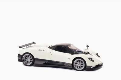 Pagani Zonda F Bianco Fabriano White 1:18 by Almost Real