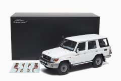 Toyota Land Cruiser 76 2017 White 1:18 by Almost Real