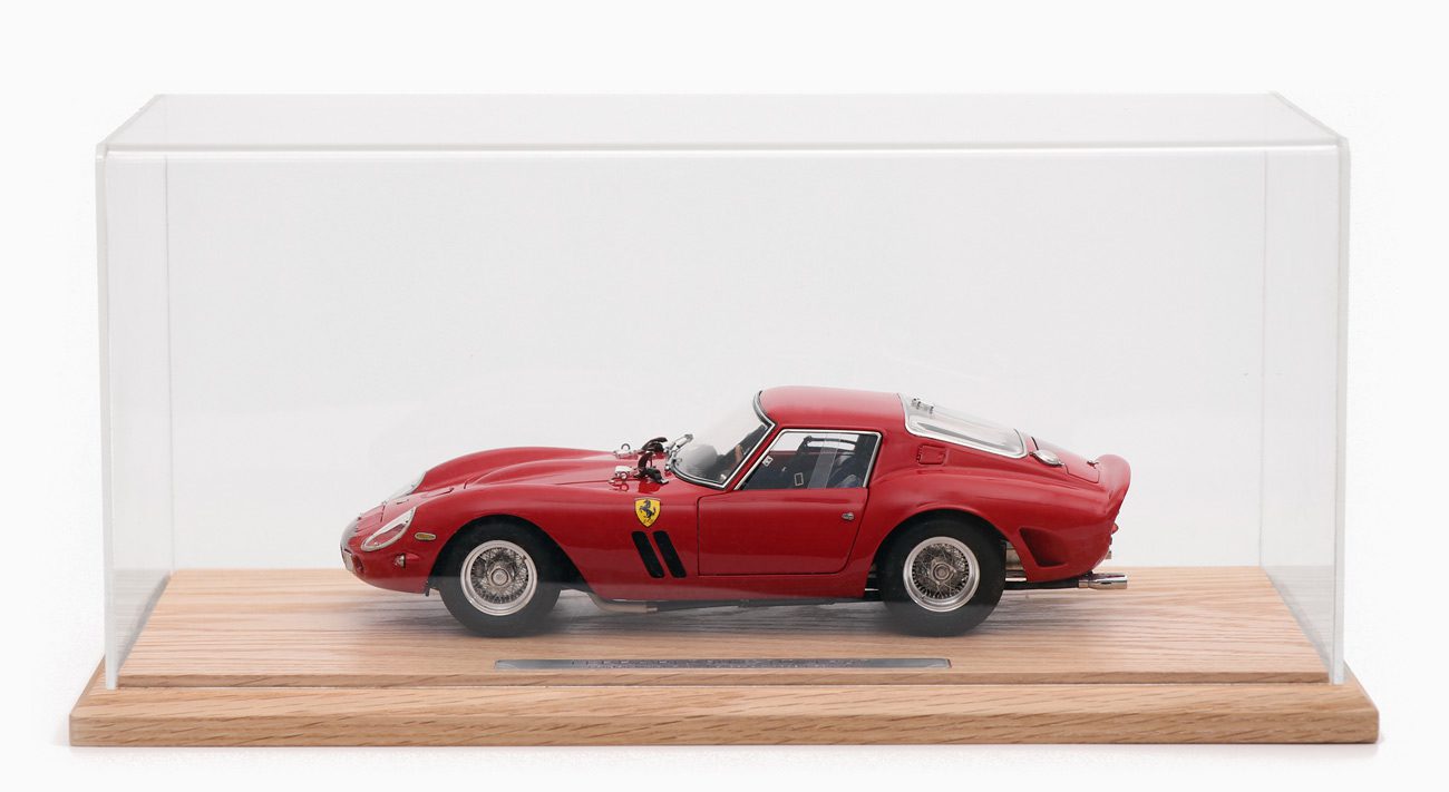 Model car display case with 1/18 Ferrari 250 GTO