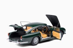 Aston Martin DB5, British Racing Green 1:18 by Autoart