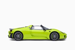 Porsche 918 Spyder Weissach Package Acid Green 1:18 by Autoart