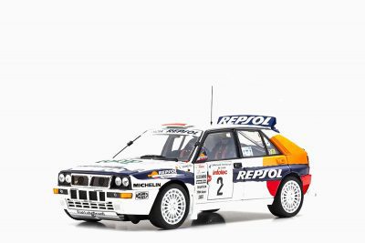 Lancia Delta HF Integrale Evoluzione #2 Carlos Sainz - Luis Moya "Jolly Club" "Tour de Corse - Rallye de France" (1993) 1:18 by Kyosho