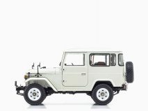 Toyota Land Cruiser 40 Van RHD (Right Hand Drive) White 1:18 by Kyosho