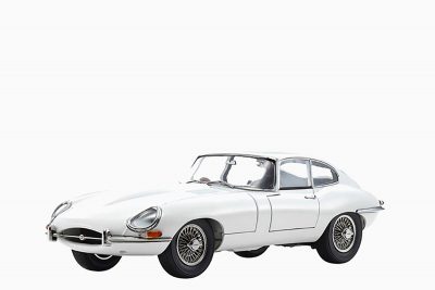 Jaguar E-Type Coupe RHD (Right Hand Drive) White "E-Type 60th Anniversary" (1961-2021) 1:18 by Kyosho