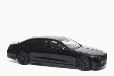 Mercedes - Maybach S-Class 2023 Obsidian Black 1:18 by Almost Real