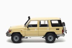 Toyota Land Cruiser 76 2017 Beige 1:18 by Almost Real